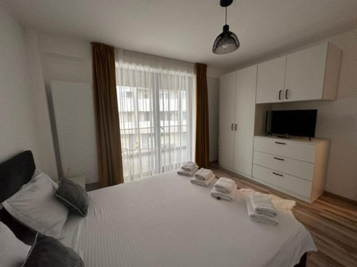 Escape Lounge Apartment Крайова Екстериор снимка
