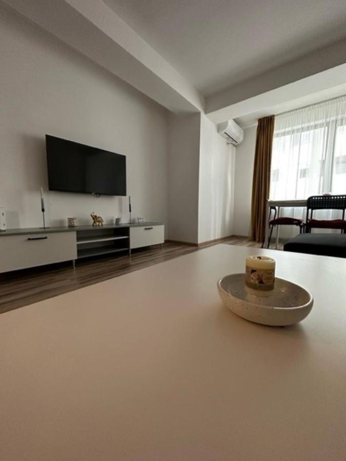 Escape Lounge Apartment Крайова Екстериор снимка
