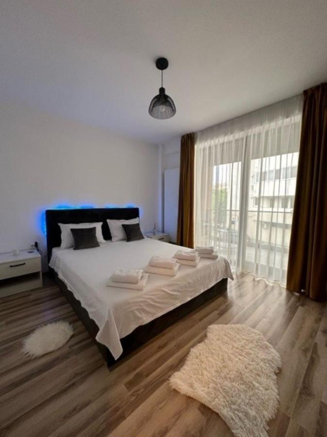 Escape Lounge Apartment Крайова Екстериор снимка