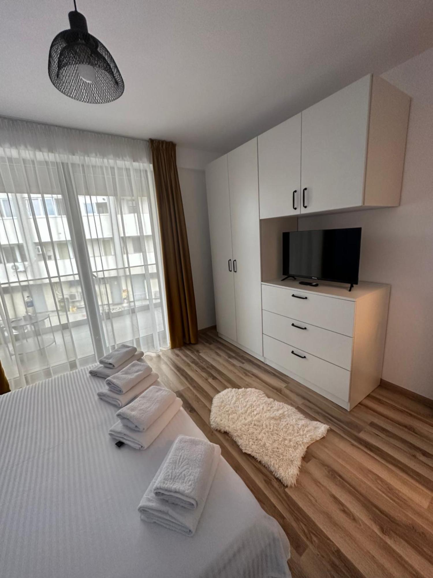 Escape Lounge Apartment Крайова Екстериор снимка